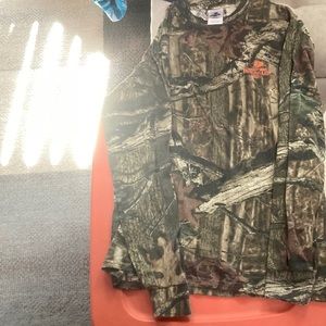 Used Mossy Oak long sleeve camo shirt
